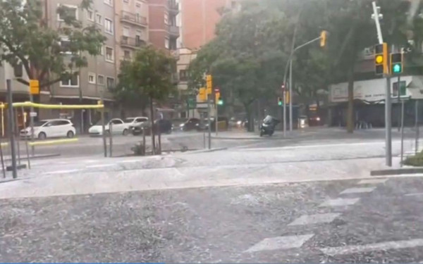 Ξηρασία, καύσωνας και σήμερα... χαλάζι και χιόνια στην Ισπανία (βίντεο)