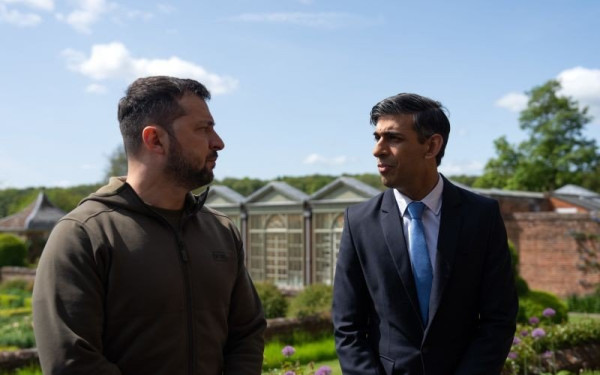 G7: Τετ α τετ Ζελένσκι - Σούνακ στο περιθώριο της συνόδου κορυφής