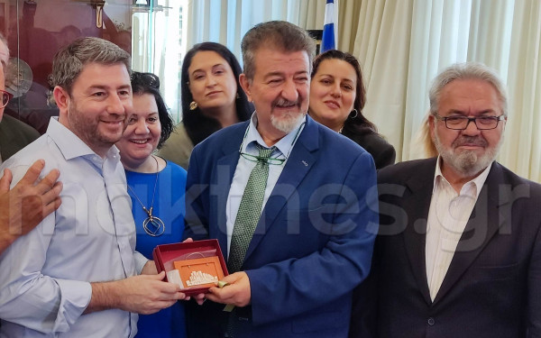 Επίσκεψη Ανδρουλάκη στο Δημαρχείο της Νεάπολης - «Η ΝΔ δε στήριξε στιγμή την τοπική αυτοδιοίκηση» (βίντεο, φωτ.)