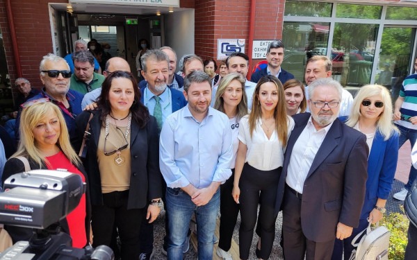 Η επίσκεψη Ανδρουλάκη στο Δημοτικό Ιατρείο Νεάπολης και η ...πράσινη καρδιά του Σίμου Δανιηλίδη