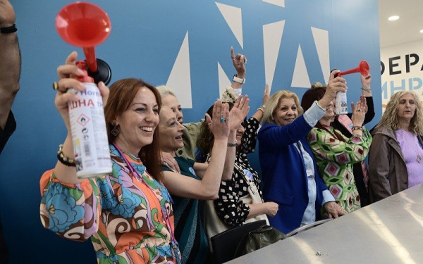 La Repubblica: Ξεκάθαρη η νίκη Μητσοτάκη