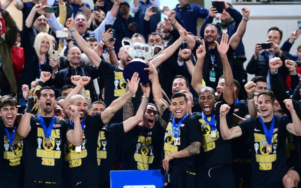 Τρία στα τρία νταμπλ κόντρα στον ΠΑΟΚ έχει η ΑΕΚ