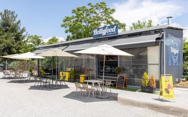 «Hollyfood Street Food»: Η καντίνα με το άνετο πάρκινγκ στην περιοχή της Πυλαίας