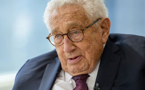 Κίσινγκερ για Μεσανατολικό: Δεν αποκλείω περαιτέρω κλιμάκωση του πολέμου, ούτε επίθεση του Ισραήλ στο Ιράν