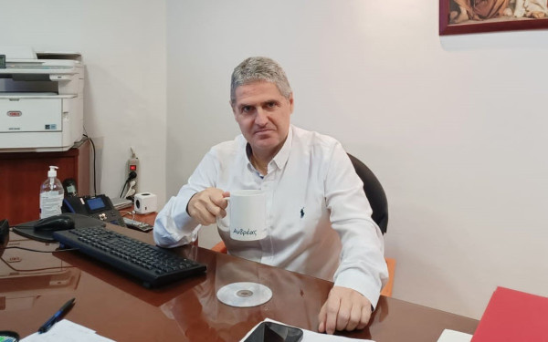 Πρωινός καφές με τον Ανδρέα Μανδρίνο