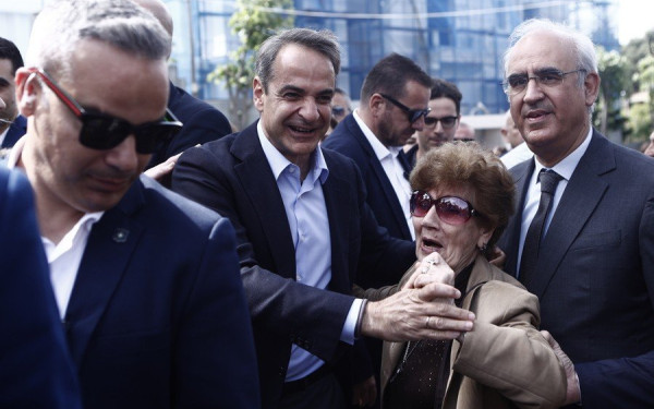 Εκλογές 2023: Ο πρώτος πρωινός καφές Μητσοτάκη στην Πειραιώς 