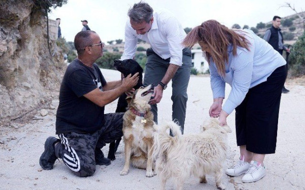 Καταφύγιο ζώων στο Λασίθι επισκέφθηκε ο Κυρ. Μητσοτάκης