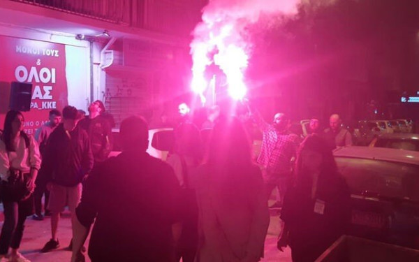 Πάρτι στην ΚΝΕ Θεσσαλονίκης μετά τα αποτελέσματα