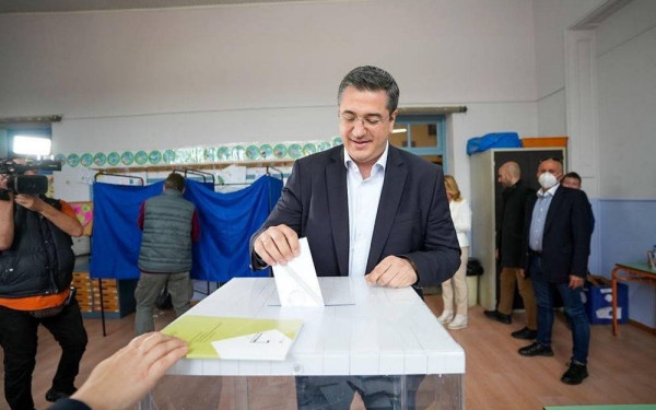 Στη Βραχιά Θεσσαλονίκης ψήφισε ο Απ. Τζιτζικώστας - Κάλεσε τους νέους να ψηφίσουν