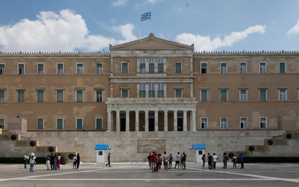 Δημοσκόπηση Metron Analysis: Αυτοδυναμία της ΝΔ και επτακομματική Βουλή (βίντεο)