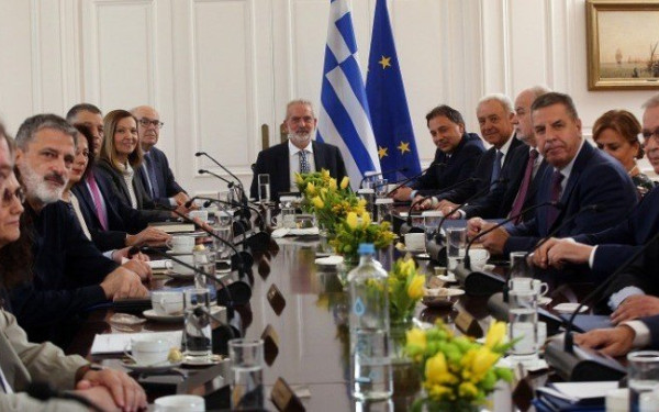 Ι. Σαρμάς: Πολιτική ουδετερότητα της κυβέρνησης χωρίς να πληγεί η λειτουργικότητα του κράτους