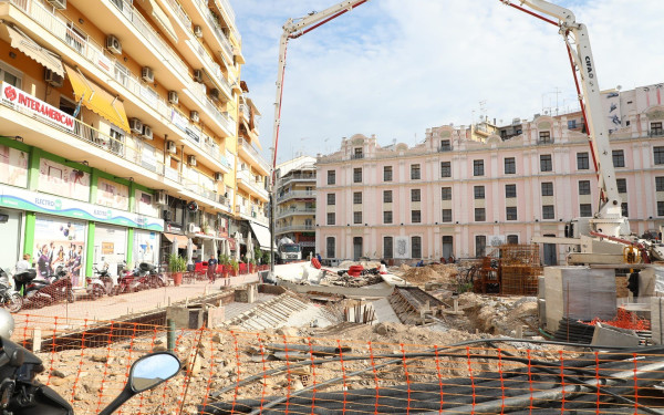 Καβάλα: Εκσυγχρονίζεται η πλατεία Καπνεργάτη - Προχωρούν οι εργασίες (φωτ.)