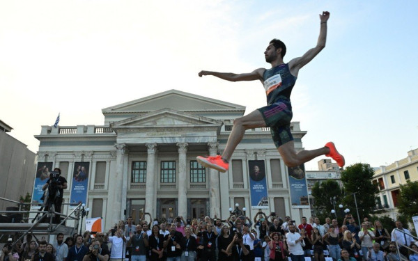 Στίβος: Πέταξε στα 8.24μ. ο Τεντόγλου και πήρε την πρωτιά στον Πειραιά (βίντεο)