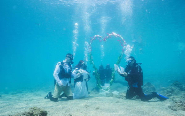Αλόννησος: Γάμοι και γαμήλιες δεξιώσεις στο... βυθό