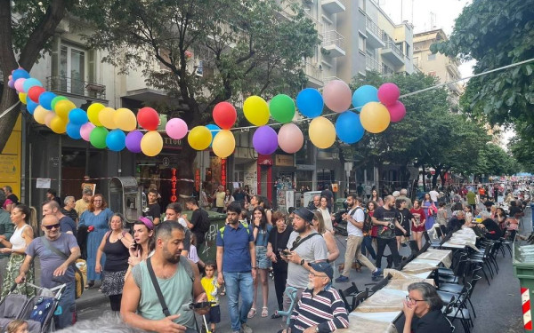 Θεσσαλονίκη: Το 8o Δείπνο της Άνοιξης έστρωσε τραπέζι στην Αλεξάνδρου Σβώλου (βίντεο & φωτ.)