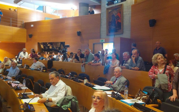Αποχώρησαν εργαζόμενοι και αντιπολίτευση - Ξεκίνησε η συνεδρίαση του Δημοτικού Συμβουλίου Θεσσαλονίκης