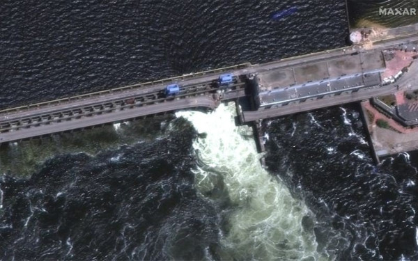 Έκρηξη σε φράγμα στην Ουκρανία: Οι μαζικές εκκενώσεις και η απομάκρυνση κατοίκων συνεχίζονται Έκρηξη σε φράγμα στην Ουκρανία: Οι μαζικές εκκενώσεις και η απομάκρυνση κατοίκων συνεχίζονται