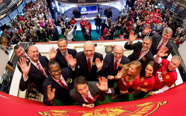 Μάντσεστερ Γιουνάιτεντ: Μία «τρελή» νύχτα εξαπάτησης, που άγγιξε μέχρι και το Χρηματιστήριο της Νέας Υόρκης