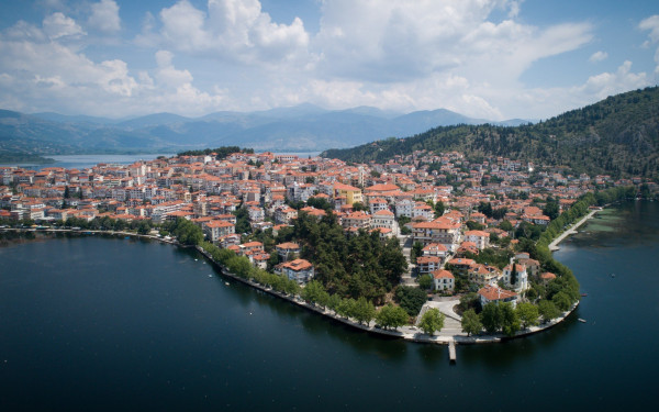 Κατά 18 εκ. ανέβηκε η στάθμη των υδάτων της λίμνης Καστοριάς