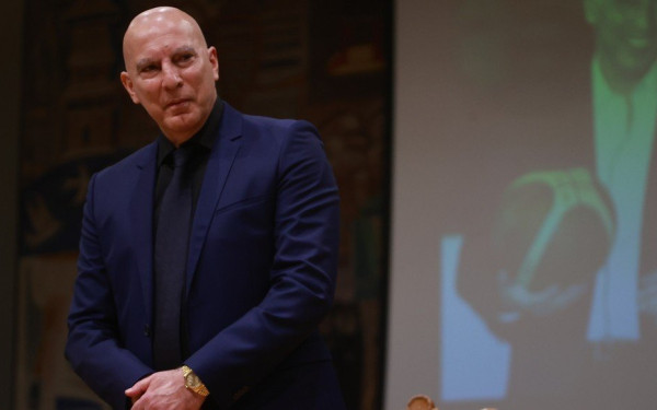 Το «ευχαριστώ» του Νίκου Γκάλη στο 2ο Δημοτικό Σχολείο Πυλαίας για το ντοκιμαντέρ «Στα χνάρια ενός θρύλου» (βίντεο)