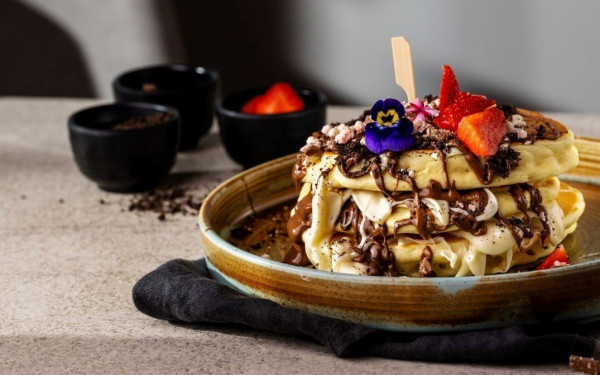 Nomad The Brotherfood Bar: Μία όαση, ιδανικός συνδυασμός καλού φαγητού, ποτών κι ατμόσφαιρας στην παραλία της Περαίας