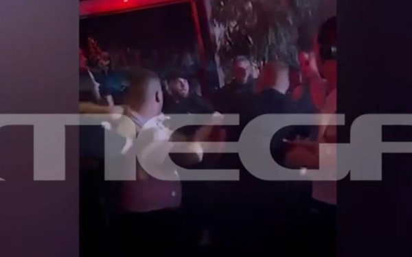 Θεσσαλονίκη: Χάος και άγριο ξύλο σε live του τράπερ Sidarta σε κλαμπ (βίντεο)