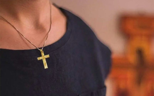 Θεσσαλονίκη: Συμμορία ανηλίκων είχε γίνει «φόβος και τρόμος» - Άρπαζαν με τη βία αλυσίδες λαιμού από γυναίκες