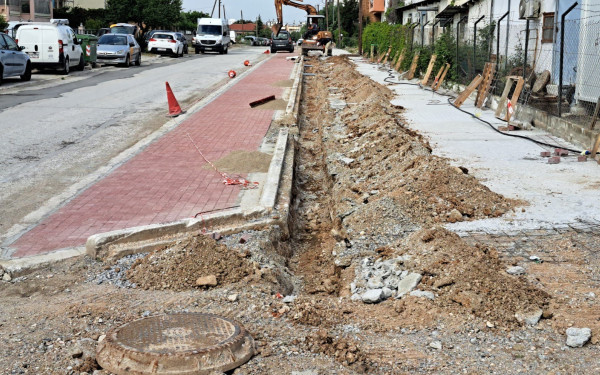 Θέρμη: Με εντατικό ρυθμό υλοποιείται το «λίφτινγκ» των οδών Μανδρίτσα και Μεγ. Αλεξάνδρου (φωτ.)