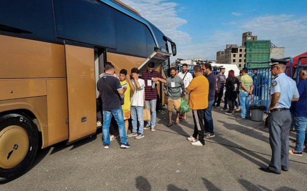 Ναυάγιο στην Πύλο: Έφτασαν στη Μαλακάσα οι διασωθέντες (βίντεο)