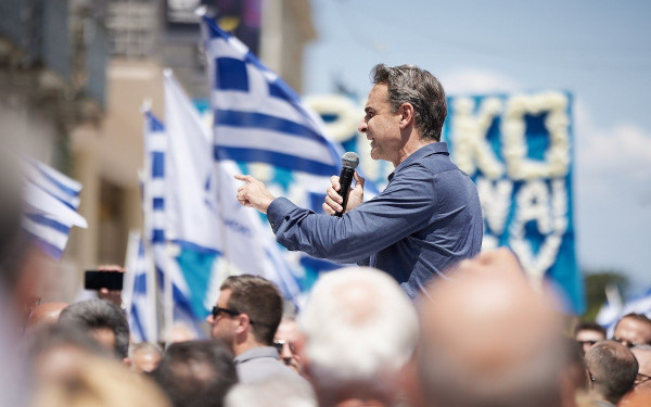 Μητσοτάκης: «Δέσμευση για κατώτατο μισθό 950 ευρώ και μέσο στα 1.500»