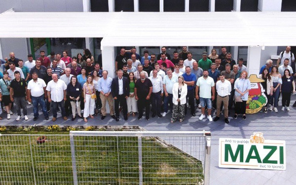 Η Μπάρμπα Στάθης ΜΑΖΙ με τους παραγωγούς της 