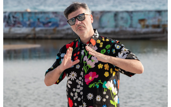 Φοίβος Δεληβοριάς: Η ιστορία πίσω από το τραγούδι που έγραψε για το Πολυτεχνείο