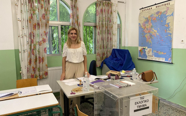 Θεσσαλονίκη: Μόνη η δικαστική αντιπρόσωπος  σε εκλογικό τμήμα (βίντεο & φωτ.)