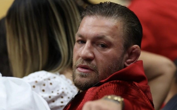 Ο Κόνορ ΜακΓκρέγκορ κατηγορείται από γυναίκα ότι τη βίασε στον τέταρτο τελικό του ΝΒΑ (βίντεο)