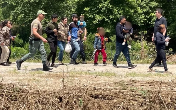 Ολοκληρώθηκε η διαδικασία απεγκλωβισμού 145 μεταναστών από νησίδα στον Έβρο