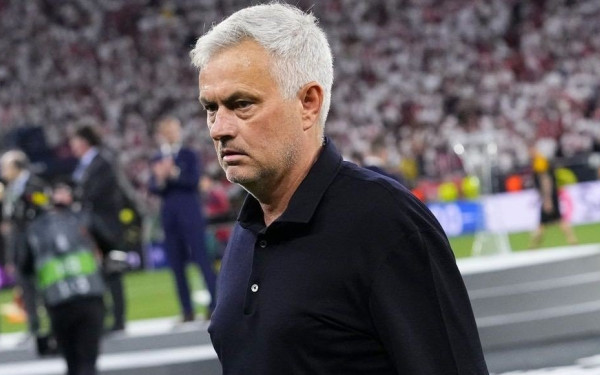 UEFA: Βαριά «καμπάνα» στον Μουρίνιο 