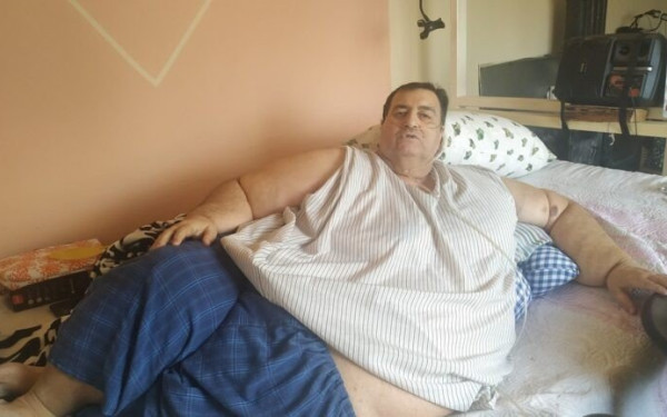 Κομοτηνή: Υπέρβαρος που ζυγίζει 360 κιλά ζητά βοήθεια από την Πολιτεία