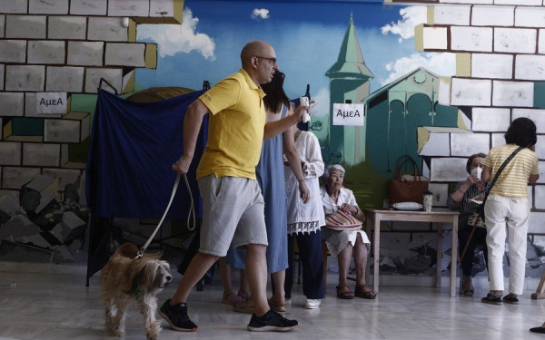 Στην κάλπη με τον καλύτερό τους φίλο (φωτ.)