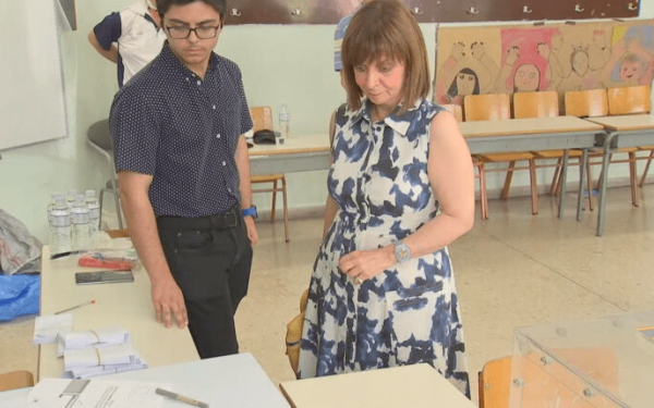 Στα Κάτω Πατήσια ψήφισε η ΠτΔ Κατερίνα Σακελλαροπούλου  (βίντεο)