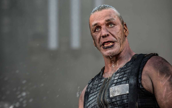 Ερευνάται για σεξουαλικές επιθέσεις ο τραγουδιστής των Rammstein