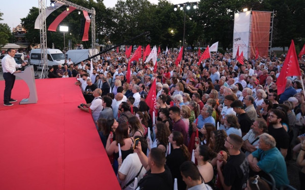 Α, Τσίπρας από Γιάννενα: Ο ΣΥΡΙΖΑ-ΠΣ είναι το μόνο κόμμα που προτείνει ένα συμπαγές, δίκαιο, προοδευτικό πρόγραμμα για την κοινωνία (βίντεο & φωτ.)