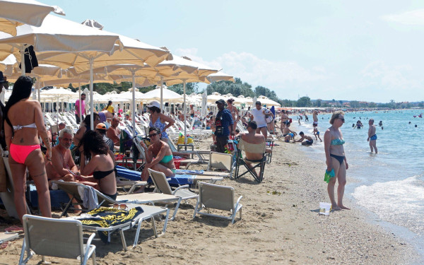 Παρέμβαση της προέδρου του Αρείου Πάγου: Ζητά άμεση εκδίκαση των υποθέσεων για την κατάληψη παραλιών και αιγιαλού