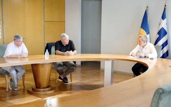 Συνάντηση Ζέρβα – Καραγιάννη με την Ένωση Ξενοδόχων