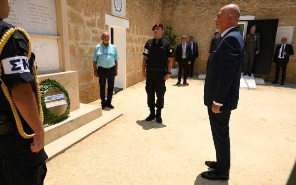 Δένδιας για τουρκική εισβολή στην Κύπρο: «Η Ελλάδα δεν ξεχνά. Τιμά τους υπερασπιστές της»