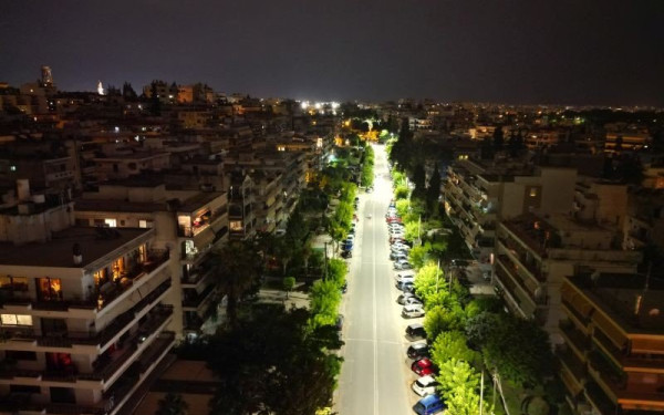 Περισσότερο φως με νέα φώτα led στους δρόμους της Θεσσαλονίκης (βίντεο, φωτ.)