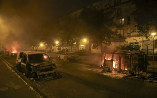 Βίντεο: «Ρίχνουν» κατά διαδηλωτών τεθωρακισμένα στο Παρίσι