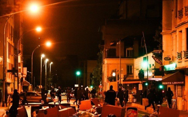 Γαλλία: Οι οργισμένοι διαδηλωτές είχαν αδυναμία σε καπνοπωλεία και σούπερ μάρκετ