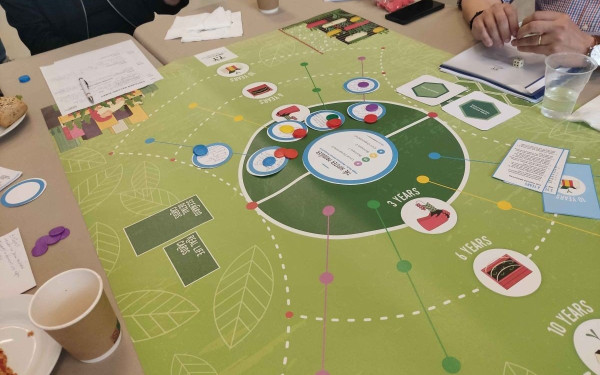 Θεσσαλονικιός «hipster» προτείνει να φυτέψουμε κήπους με φύτρες και φράουλες σε ταράτσες και υπόγεια (φωτ.)