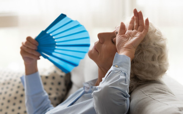 Καύσωνας: Καμπανάκι κινδύνου για τις καρδιακές προσβολές