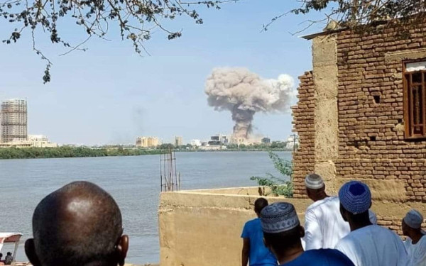 Ισχυρή έκρηξη στο Χαρτούμ του Σουδάν - Υψώνεται στήλη καπνού